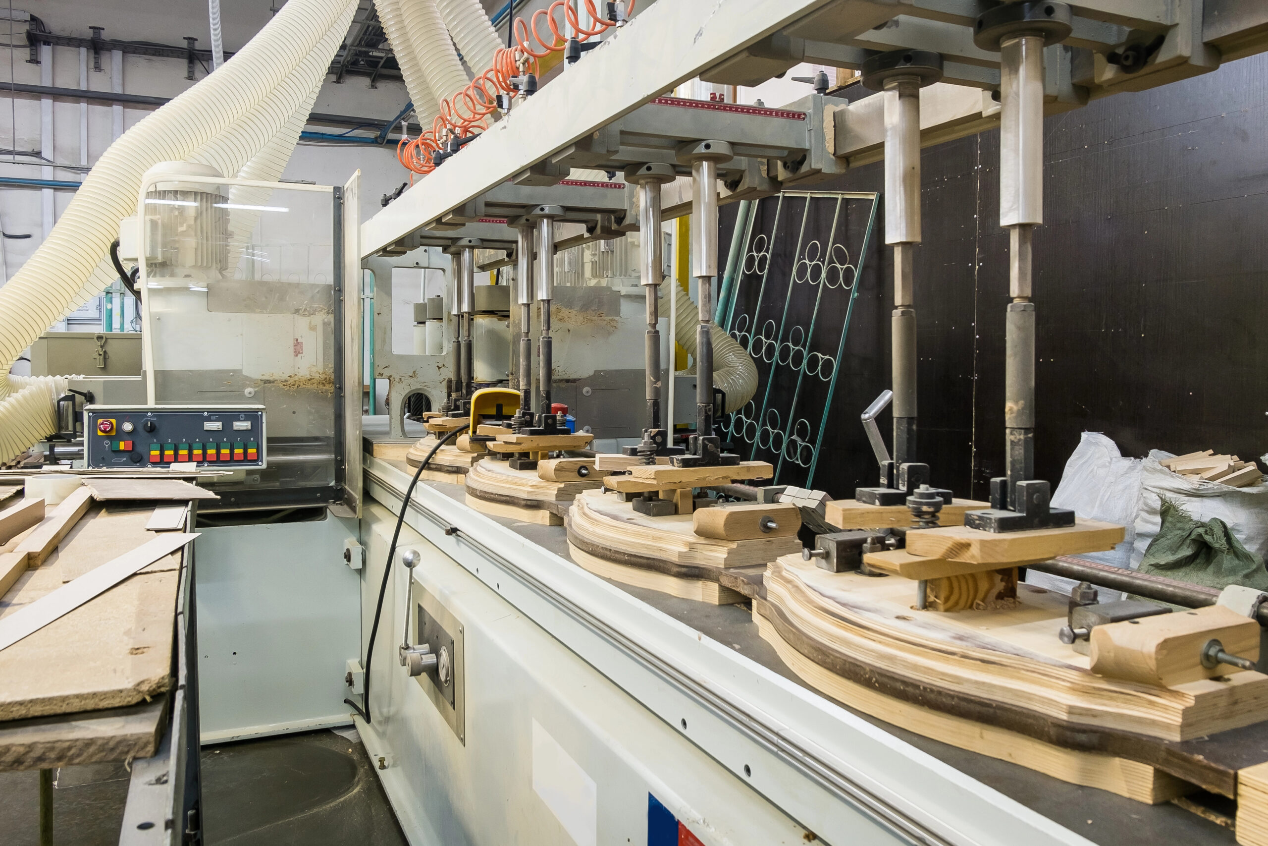 UNIFLOW in the Woodworking & Furniture Industry UNIFLOW in the Woodworking & Furniture Industry